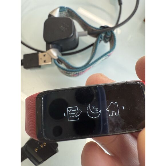 Lot of 4 Fitness Trackers 2 Fitbit Some Working As Is Striiv And mota - Picture 8 of 12